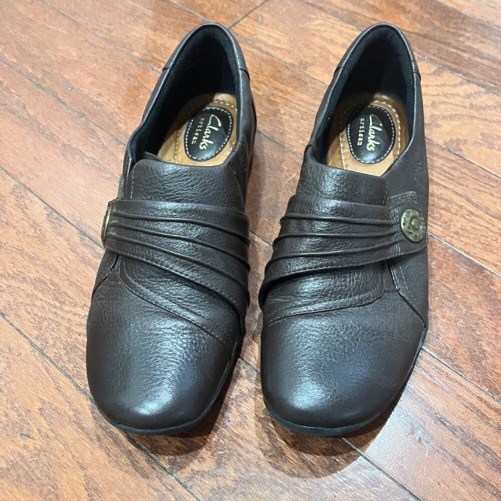 Clarks Artisan Kessa Leather Slip on Loafer